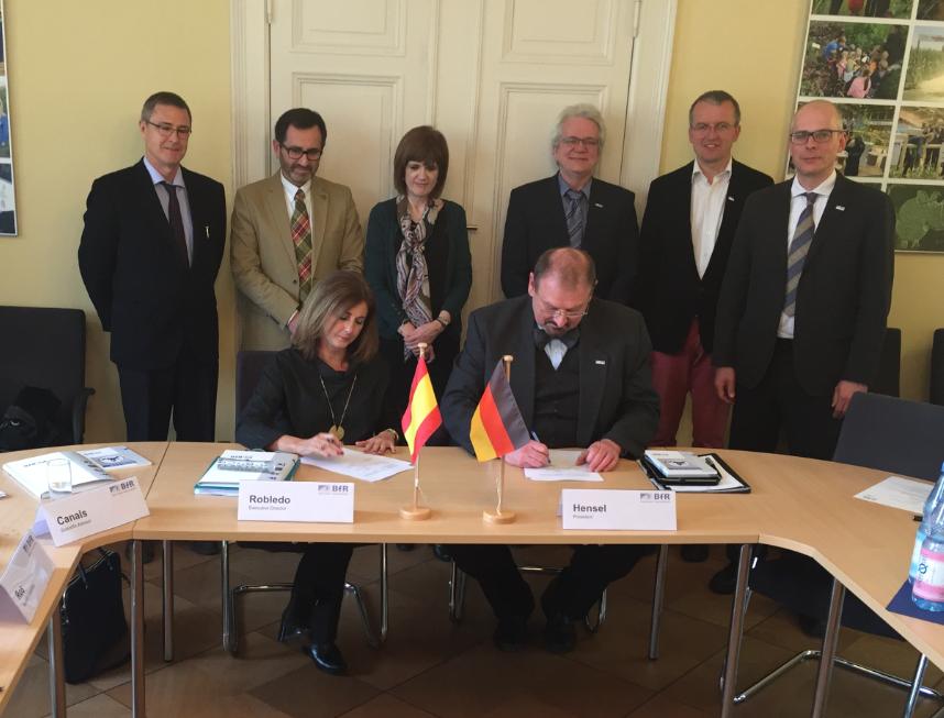 AECOSAN Y BfR firman documento de declaración de intenciones para la cooperación en materia de seguridad alimentaria.